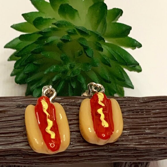 Hot Dog Earring, Funny Food Earring, Gift Idea, Food Jewelry, Silly Earring - Picture 4 of 7